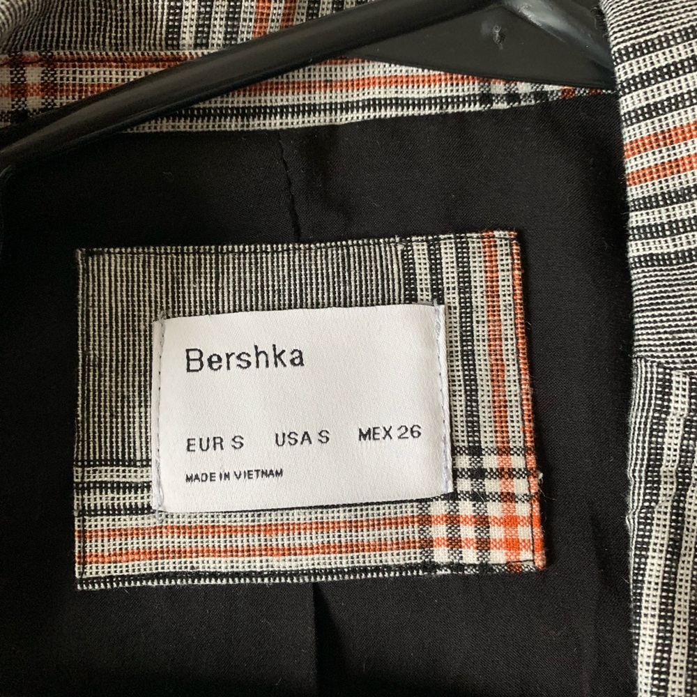 Blazer - Picture 2 of 2